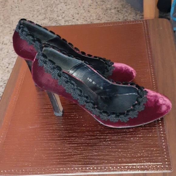 Rebeca Sanver velvet shoes - Picture 8 of 10